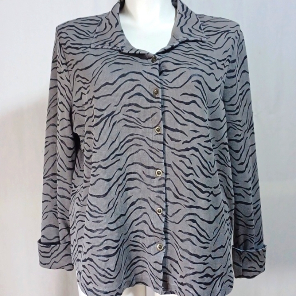 Jane and Delancey TOP SIZE XL IN A BEAUTIFUL GRAY AND BLACK